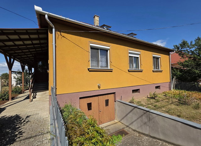 Eladó családi ház, Balsán 41.5 M Ft, 7 szobás