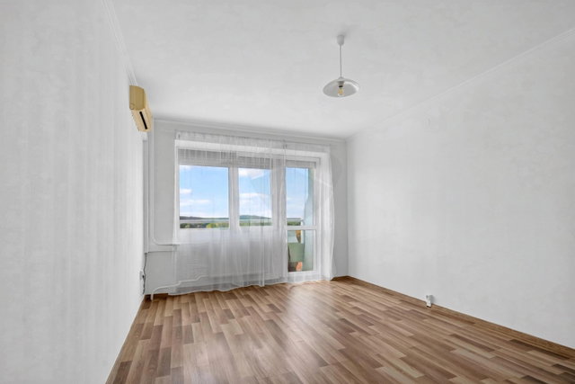 Kiadó panellakás, albérlet, Tatabányán 150 E Ft / hó, 1 szobás