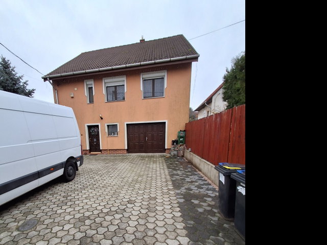 Eladó családi ház, Székesfehérvárott, Zsolnai úton 151.9 M Ft