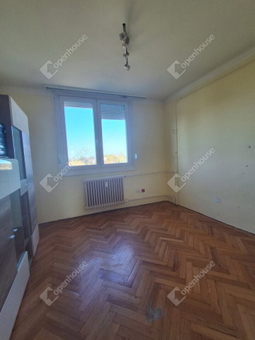 Eladó téglalakás, Almásfüzitőn 31.9 M Ft, 2 szobás
