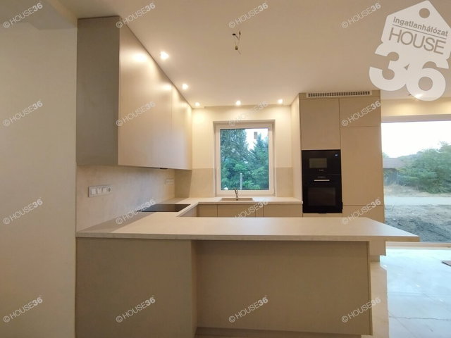 Eladó családi ház, Ballószögön 99.9 M Ft, 3 szobás