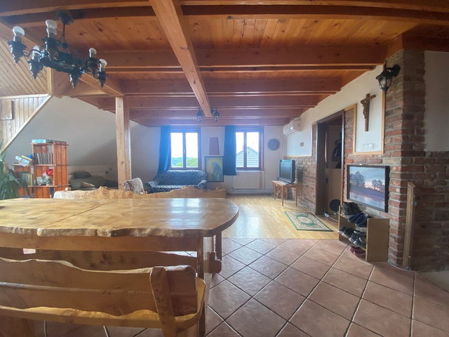 Eladó családi ház, Komlón 84.9 M Ft, 7 szobás