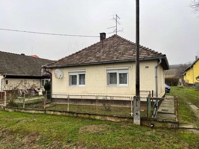 Eladó családi ház, Hácson 25.99 M Ft, 2 szobás