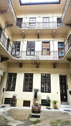 Eladó téglalakás, Budapesten, VI. kerületben 86 M Ft, 1 szobás