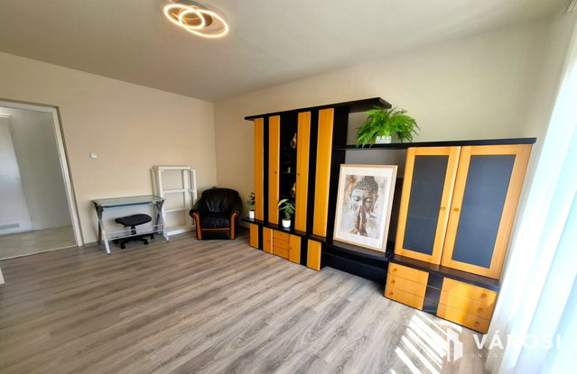 Eladó panellakás, Szegeden 59 M Ft, 3 szobás