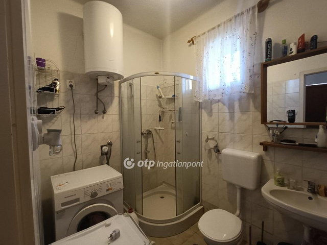 Eladó családi ház, Rózsaszentmártonon 21.5 M Ft, 2 szobás