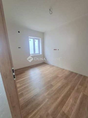 Eladó téglalakás, Hódmezővásárhelyen 67 M Ft, 3 szobás