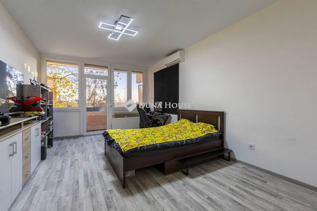 Eladó téglalakás, Budapesten, XX. kerületben 42.5 M Ft, 1 szobás