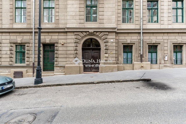 Eladó téglalakás, Budapesten, I. kerületben 109.9 M Ft, 2 szobás