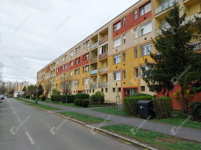 Eladó téglalakás, Szombathelyen 39.9 M Ft, 2 szobás