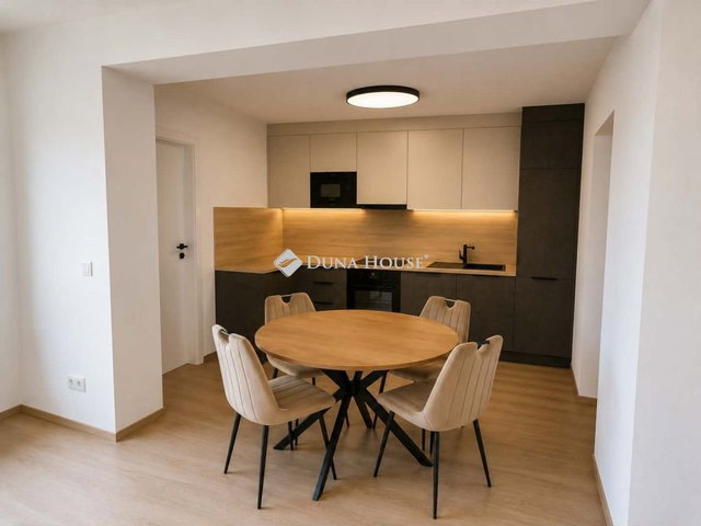 Kiadó téglalakás, albérlet, Pécsett 350 E Ft / hó, 2 szobás