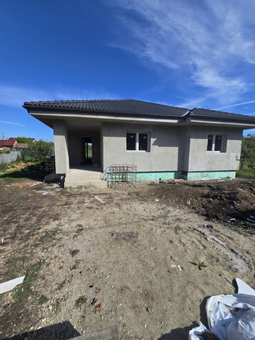 Eladó családi ház, Pusztaszabolcson 89.9 M Ft, 4 szobás