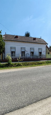Eladó családi ház, Kőröshegyen 65 M Ft, 5 szobás