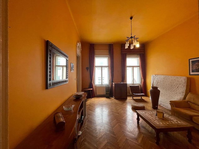 Eladó téglalakás, Budapesten, VI. kerületben, Király utcában