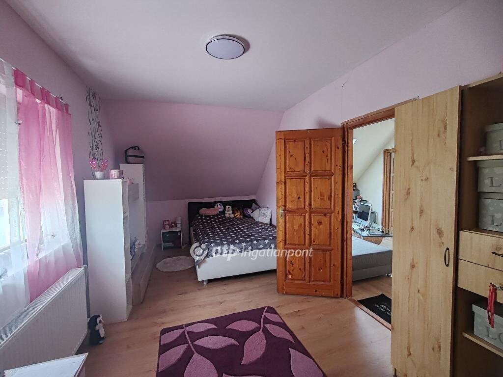 3 bed · 198m² · 37.900.000 ft