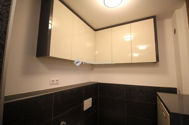 Eladó téglalakás, Kecskeméten 89.99 M Ft, 3 szobás
