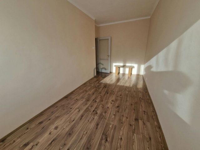 Kiadó téglalakás, albérlet, Tatán 160 E Ft / hó, 2 szobás