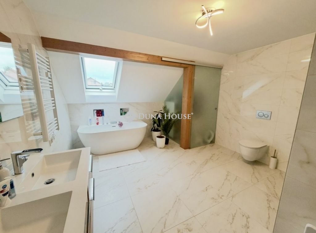 4 bed · 178m² · 169.000.000 ft