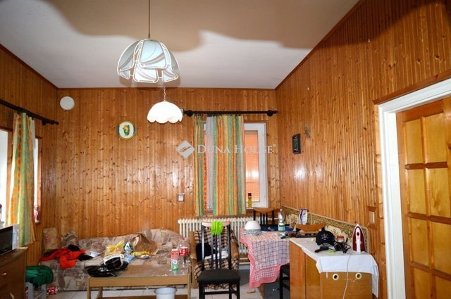 Eladó családi ház, Debrecenben 220 M Ft, 6 szobás