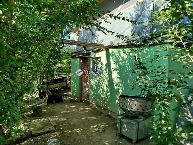 Eladó nyaraló, Baracskán 28.9 M Ft, 1 szobás