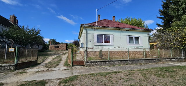 Eladó családi ház, Csokonyavisontán 40 M Ft, 3 szobás