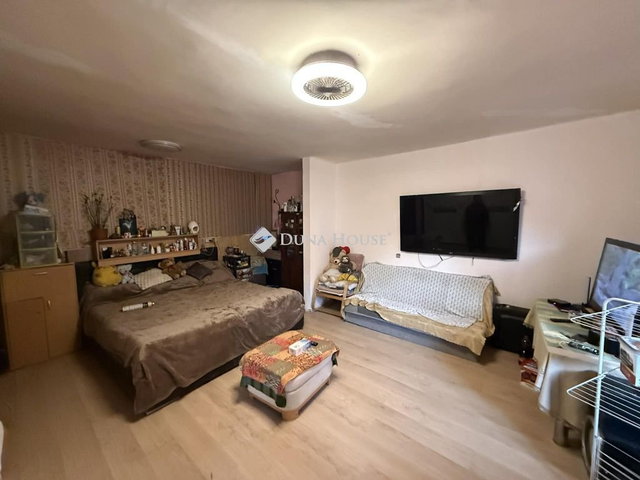 Eladó téglalakás, Mosonmagyaróváron 26.99 M Ft, 1 szobás