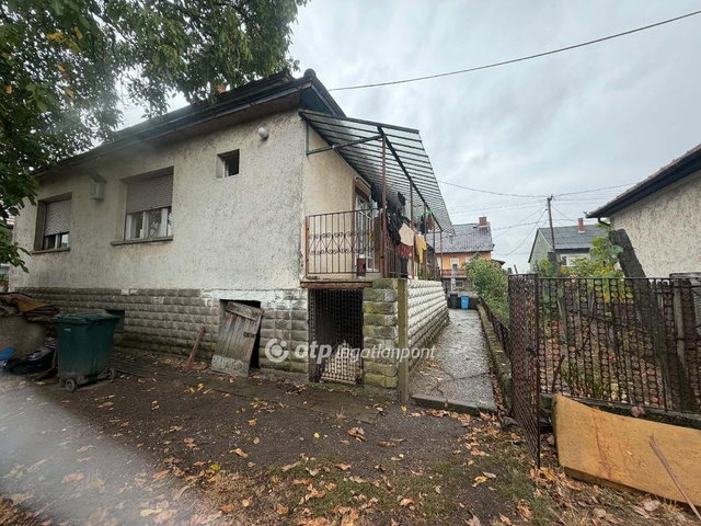 Eladó családi ház, Ongán 26.5 M Ft, 3 szobás