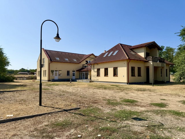 Eladó ipari ingatlan, Jászberényben 299 M Ft