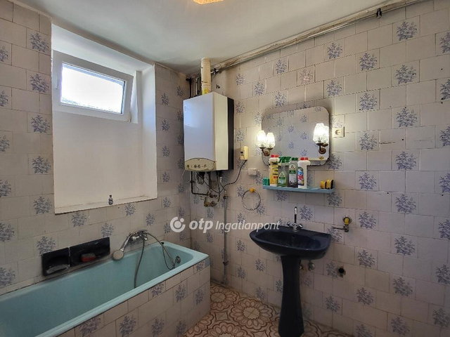 Eladó családi ház, Tamásiban 35 M Ft, 3 szobás