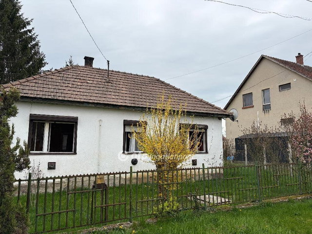 Eladó családi ház, Szügyön 13.9 M Ft, 1+1 szobás