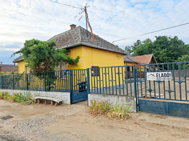 Eladó családi ház, Újfehértón 35 M Ft, 3 szobás