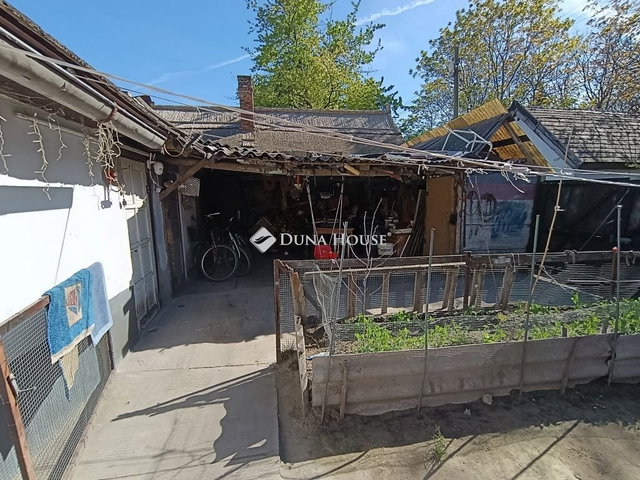Eladó családi ház, Kunszentmiklóson 26 M Ft, 3 szobás