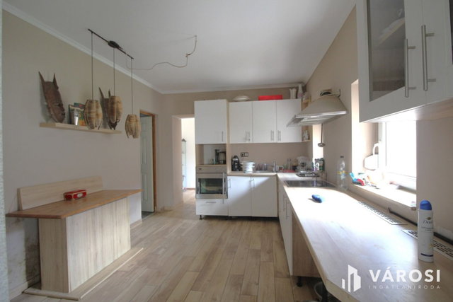 Eladó családi ház, Köcskön 21.9 M Ft, 3 szobás