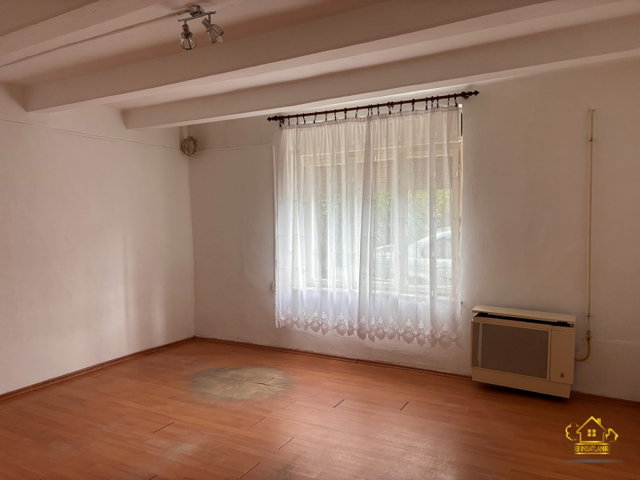 Eladó családi ház, Taksonyon 28.8 M Ft, 1 szobás