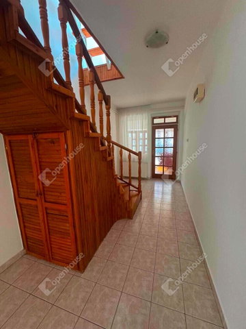 Kiadó sorház, albérlet, Debrecenben 370 E Ft / hó, 5 szobás