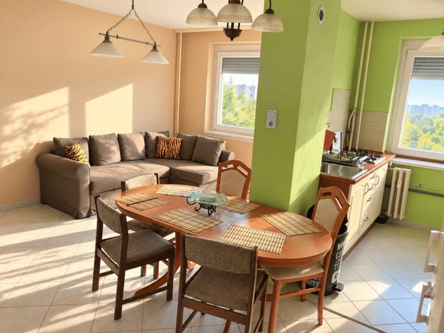 Eladó panellakás, Veszprémben 58 M Ft, 1+3 szobás