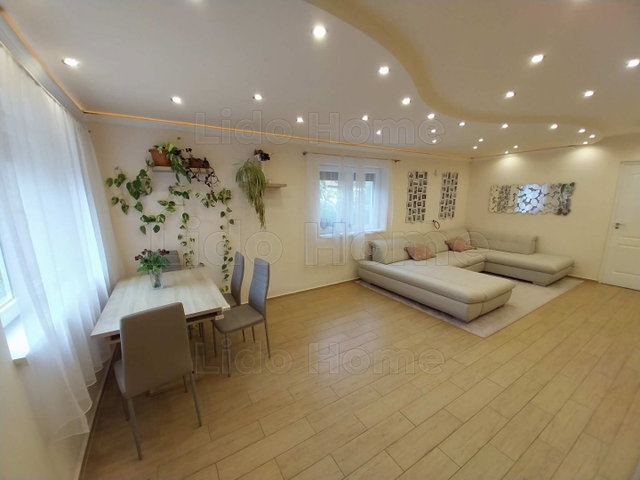 Eladó családi ház, Siófokon 88.9 M Ft, 3 szobás
