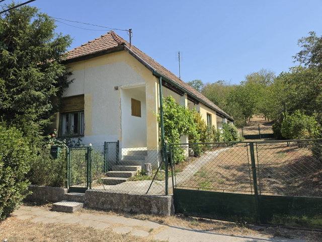 Eladó családi ház, Gyúrón 41 M Ft, 2 szobás