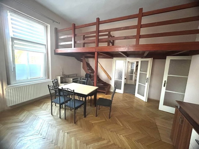 Eladó téglalakás, Szegeden 89.9 M Ft, 1+3 szobás