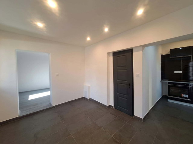 Eladó családi ház, Pécsett, Zsolnay Vilmos utcában 39.99 M Ft