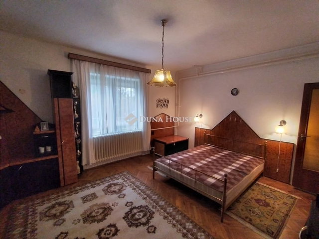 Eladó családi ház, Szentgotthárdon 89.9 M Ft, 8 szobás