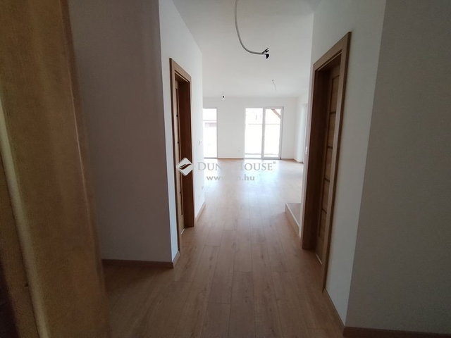 Eladó ikerház, Szegeden 170 M Ft, 6 szobás / költözzbe.hu