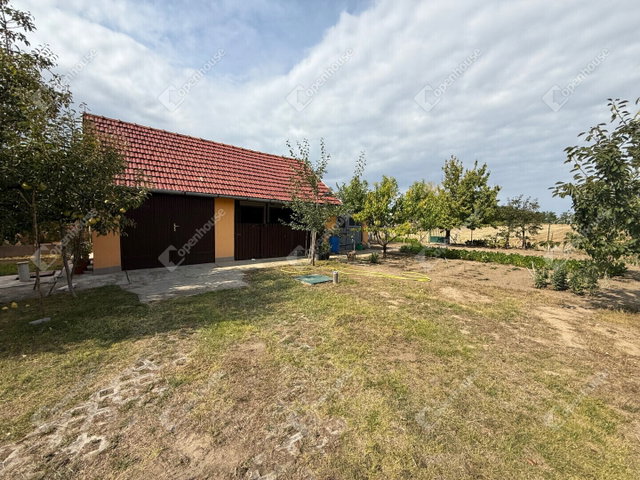 Eladó családi ház, Enyingen 64.99 M Ft, 4 szobás