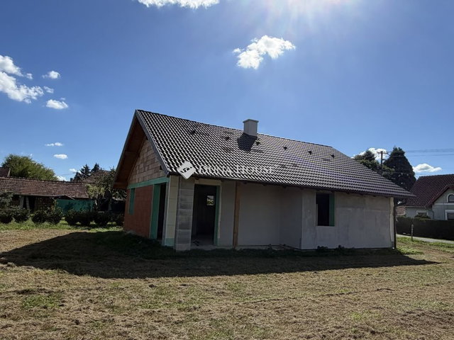 Eladó családi ház, Rédicsen 34 M Ft, 4 szobás