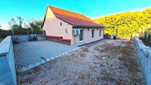 Eladó családi ház, Nádasdladányban 42.9 M Ft, 2 szobás