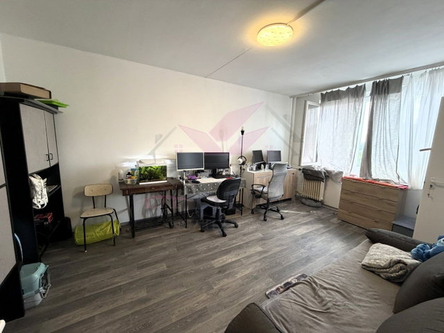 Eladó panellakás, Debrecenben 42.9 M Ft, 2 szobás