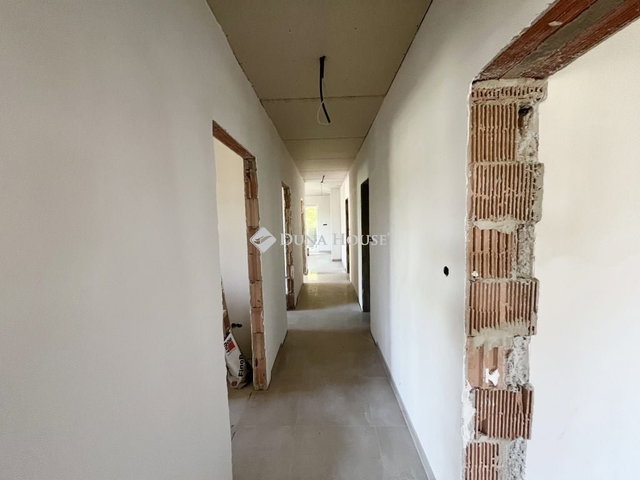 Eladó családi ház, Székesfehérvárott 164.9 M Ft, 5 szobás