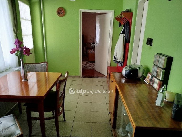 Eladó családi ház, Pécsett 54 M Ft, 2+1 szobás