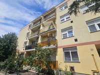 Eladó téglalakás, Szolnokon, Mikszáth Kálmán utcában 37.5 M Ft
