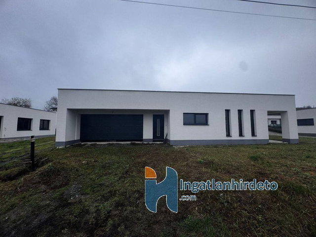 Eladó családi ház, Zalaegerszegen 90 M Ft, 4 szobás